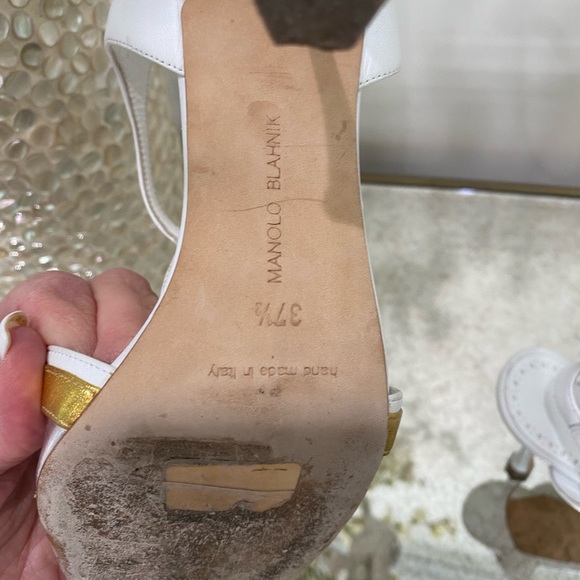 MANOLO’S - Picture 3 of 3